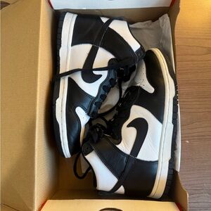 Nike Dunk High in White/Black “Panda Dunks” Women’s Size 6 / Men’s 4.5